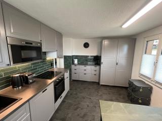 Clarke's Lakeside Chalet 2 - 4