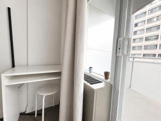 Bright Downtown Studio with Balcony And City View - 2