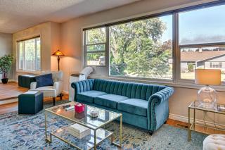 6 Mi to Downtown Vancouver: Peaceful Unit w/ Deck - 1