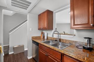 Regency Place Cozy 2BR for Work & Rest - 8