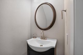Regency Place Cozy 2BR for Work & Rest - 5
