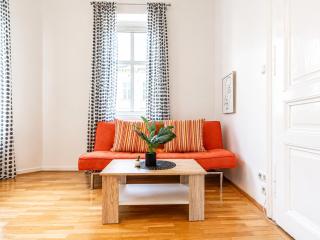 Affordable Apartment Near Wiener Stadthalle - 1