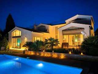 Villa Casa De La Luz - Luxury Pool Villa in Montpellier - 0