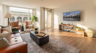 Luxury 2BR Apartment Balcony, Gym & Parking - 3