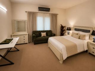 Contemporary 1 Kanal Premium House equipped with 4 Bedrooms in DHA Phase 2, Prime Location - 2