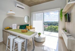 Cozy Apt with Balcony Parks Mall & Dining Nearby - 9