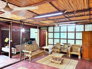 Rustic Tualang Timber House Village Retreat Stay - 5