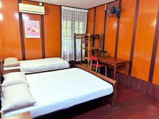 Rustic Tualang Timber House Village Retreat Stay - 4