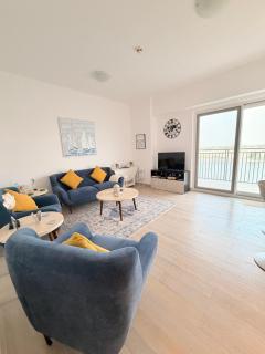 Yas Island 2BR Home - 9