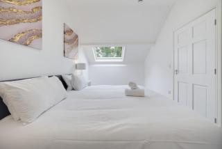Modern and Spacious 3 Bedroom Apartment in Cardiff Bay! - 8