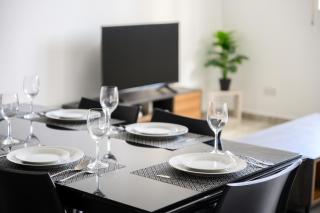 F8 Room 2, Private Room two single beds shared bathroom in shared Flat - Msida - 1