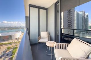 1918 One Bedroom with Bay Views a Pool and 24h Gym in Downtown Miami - 0