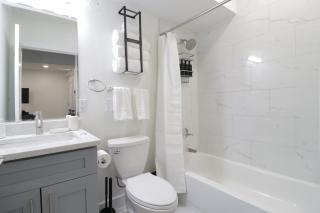 Perfect Midtown Detroit Apartment - 4