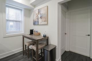 Perfect Midtown Detroit Apartment - 6