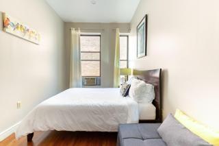 Beautiful 2-Bedroom Townhouse NYC - 6