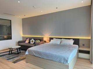 High-rise apartment with ocean view at The Holiday Ha Long - 1