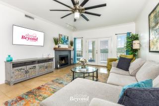 Gorgeous Lakefront Condo Panoramic Lake Views 3202 - 9