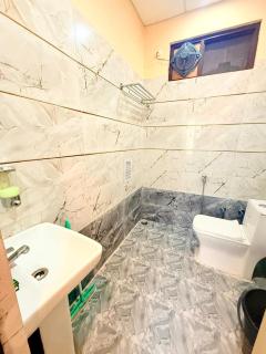 Himalaya Stays - Near Laxman Jhula - 5