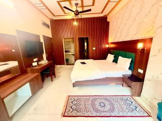 Himalaya Stays - Near Laxman Jhula - 1