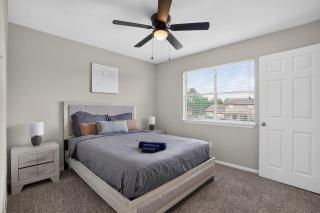 Regency Place Bright Two-Bedroom Home - 0