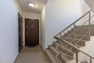 Modern 2BR flat with Parking for 4m cars - 2