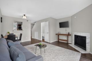 Regency Place Spacious 2BR Townhome - 8