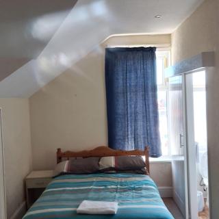 New Hawkes Hotel - 4