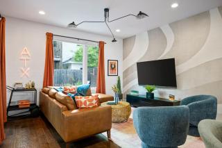 Walk to Rainey St - Pool - Hot Tub - Fire Pit - 4