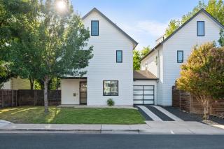 Walk to Rainey St - Pool - Hot Tub - Fire Pit - 8