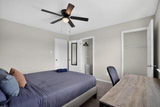 Regency Place Bright Two-Bedroom Home - 5