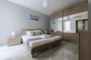 F7 Room 1, Private Double room with private bathroom in shared Flat - 2