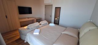 Pension Vice - 2