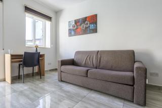 F7 Modern and Bright Apartment in Malta - 6