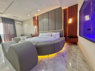 One One B Luxury Hotel - 8