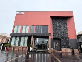 One One B Luxury Hotel - 5