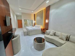 One One B Luxury Hotel - 2