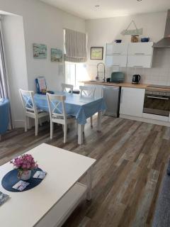 Cheriton View - Close to Beach - Sea Glimpse - 2