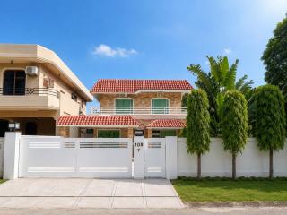 Ultra Modern Luxury Room in a Villa, DHA Phase 2 - 6