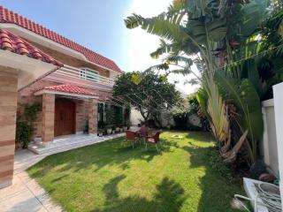 Ultra Modern Luxury Room in a Villa, DHA Phase 2 - 2