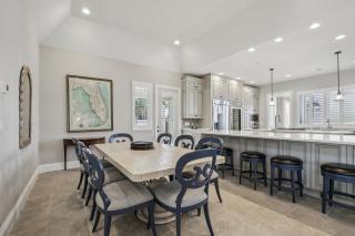 Private Heated Pool & Hot Tub- Steps to St Armands Circle & Walk to Lido Beach! - 7