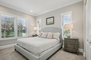 Private Heated Pool & Hot Tub- Steps to St Armands Circle & Walk to Lido Beach! - 3
