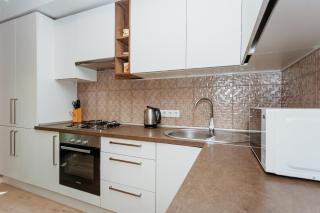 Stylish Urban Escape, Spacious & Fully Equipped - 9