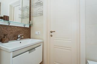Stylish Urban Escape, Spacious & Fully Equipped - 7