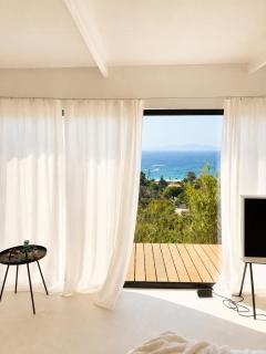 THE HILL Suite - 7