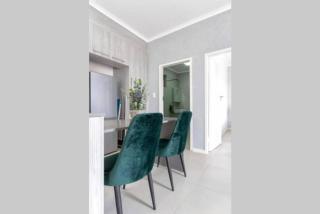 Alimama Spaces: The Manson's 8 On New - 7