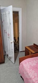 A liveable apartment in decent condition - 7