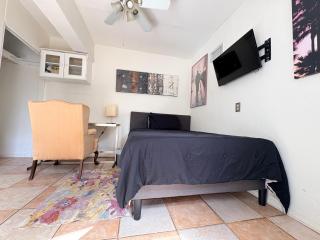 Sojourner's Studio Near Wynwood - 9