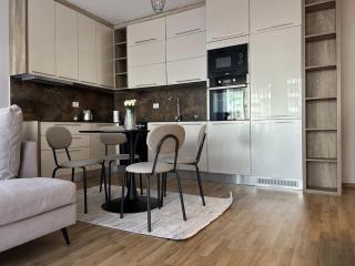 The C Street Family Suite - 8