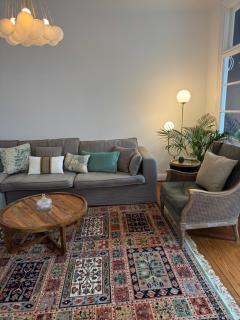 Großzügige Altbauwohnung mit Balkon - 4