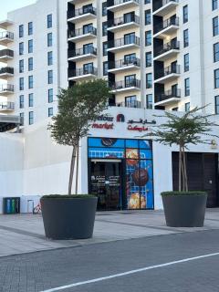 Yas Island Studio Stay, Pool Steps From Balcony - 3